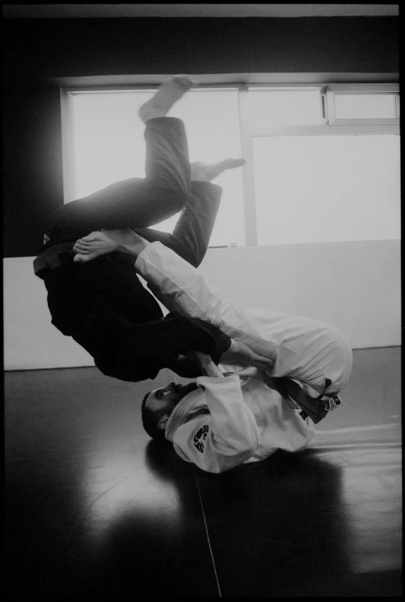 ON THE MAT - Image 13